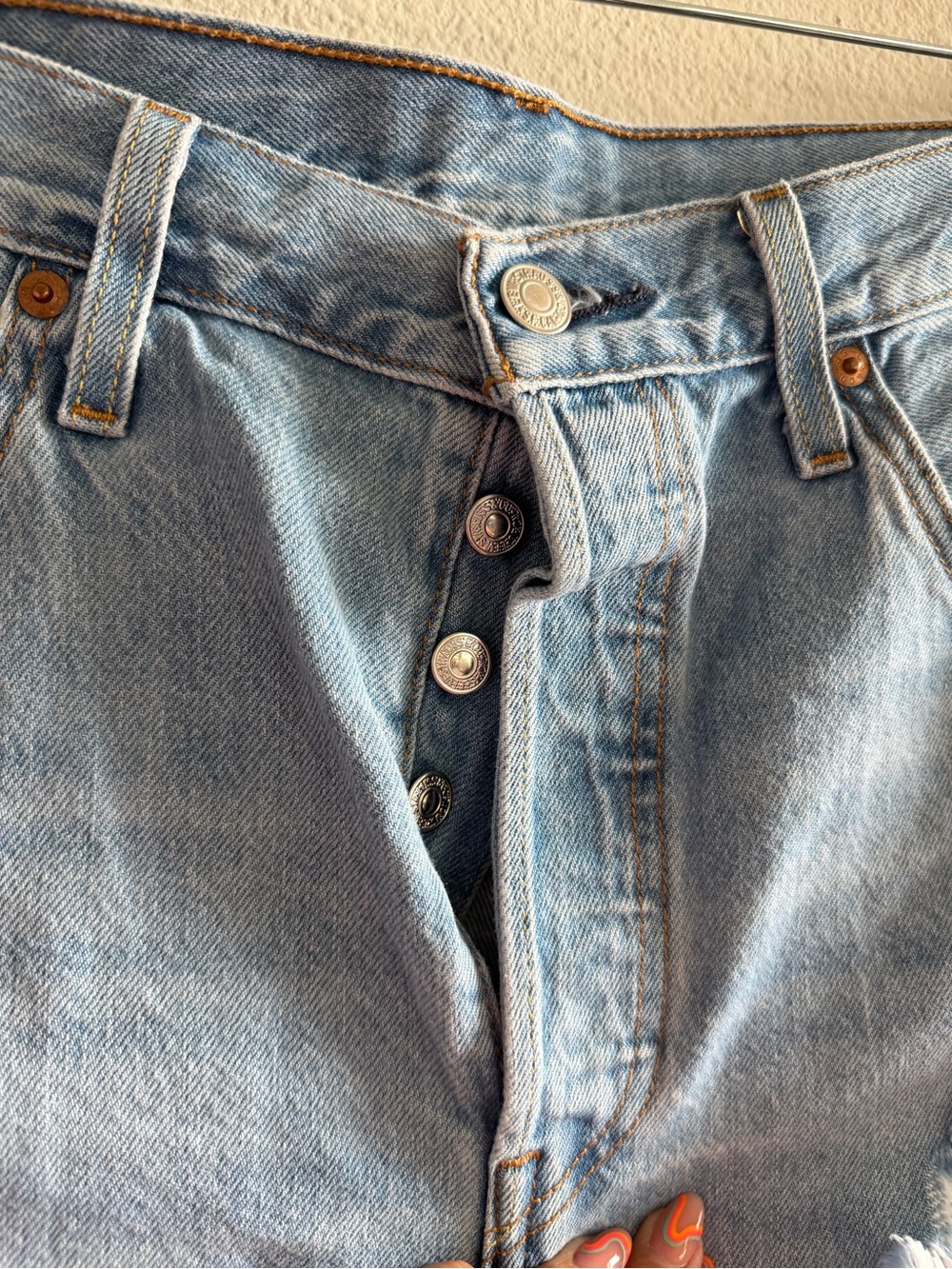 Levi’s 501 Distressed Shorts size 32 - Picture 3 of 5